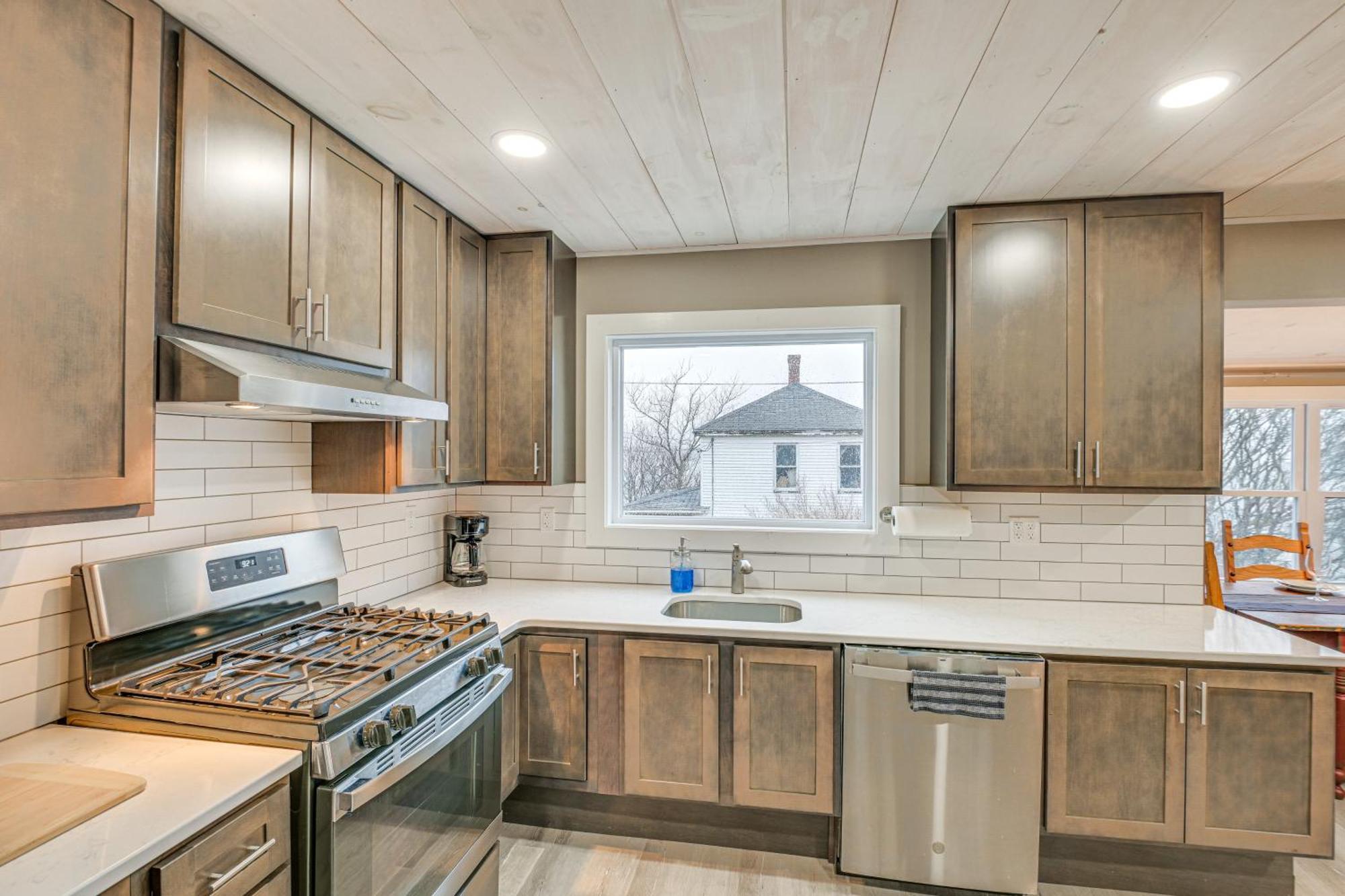 Cozy Maine Getaway Covered Deck, Walk To Beach! Lubec Esterno foto