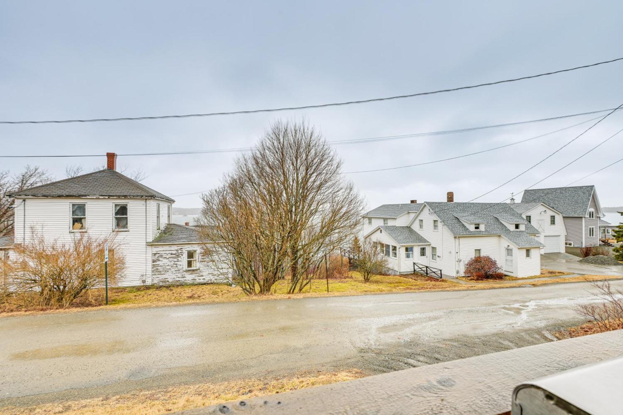 Cozy Maine Getaway Covered Deck, Walk To Beach! Lubec Esterno foto